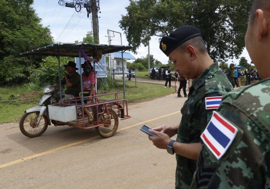 FOTO: EPA/NARONG SANGNAK