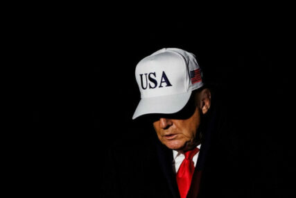 ŽUTI SANJAR NIKAKO DA SE PROBUDI Trump kaže da Iran uveliko gubi na početku pregovora!?