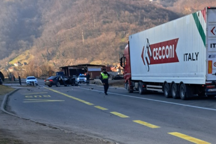 Dvije osobe povrijeđene u teškom sudaru kod Zenice