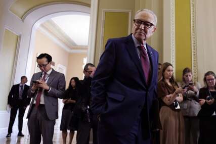 Chuck Schumer o Epsteinovim dosijeima: Šta se dogodilo s ostala tri miliona stranica?