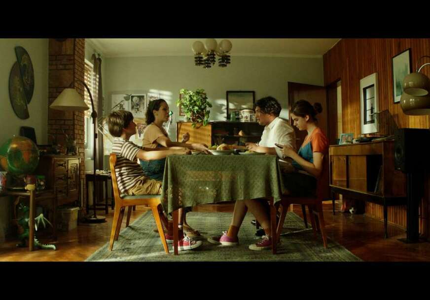 FOTO:  METING POINT