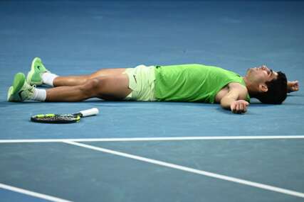 SPEKTAKL! Alcaraz nakon pet sati porazio Zvereva i izborio finale Australian Opena