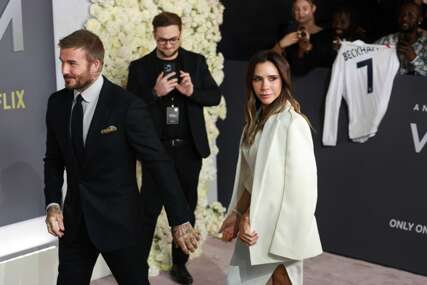 Porodica Beckham prvi put zajedno u javnosti nakon nesuglasica s Brooklynom, pojavili se u Parizu