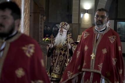(FOTO) Božić obilježen svetom arhijerejskom liturgijom u Sabornoj crkvi u Sarajevu
