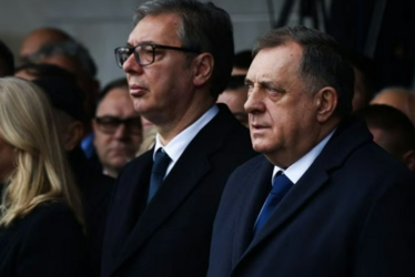 Skupo plaćeni stadion u kojeg su otvorili Vučić i Dodik u očajnom stanju, slika govori više od riječi