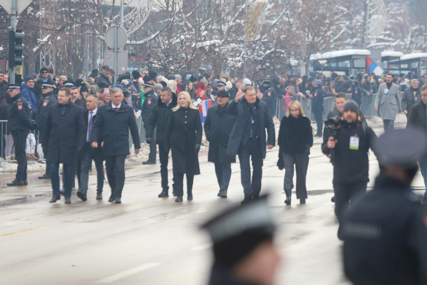Pogledajte kako je danas u Banjaluci: Svečani defile, a s druge strane slab odziv građana
