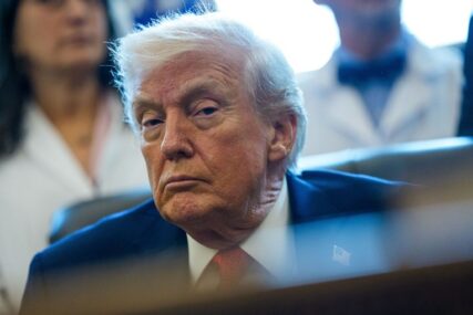 Trump rekao da SAD odgađa planirani napad na Iran u utorak