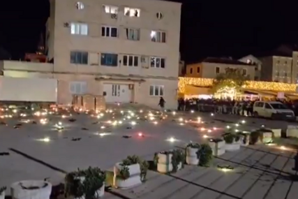 "Dron show" u Budvi završio neslavno: Desetine dronova popadalo s neba! (VIDEO)