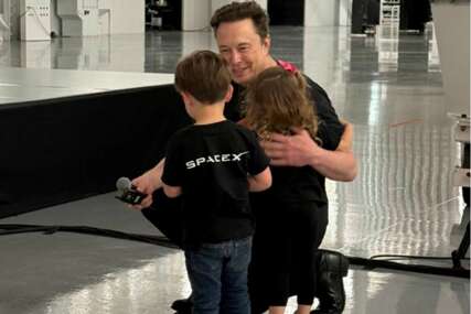 Elon Musk objesnio kako je dao imena svojim četvorogodišnjim blizancima