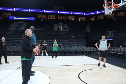Erdogan igrao košarku s bivšom NBA zvijezdom Shaquilleom O'Nealom u Istanbulu