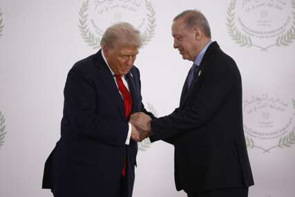 Erdogan i Trump razgovarali o Siriji i Odboru za mir u Gazi