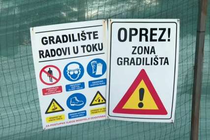 Sanacija klizišta košta tri miliona KM, KS obezbijedio 1,6 miliona - mještani u strahu: "Sva voda ide niz kuće"