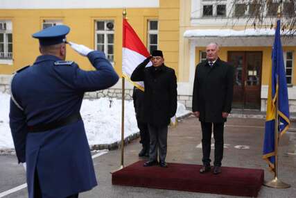 Helez sa saradnicima svečano dočekao ministra odbrane Indonezije Syafrie Syamsuddina
