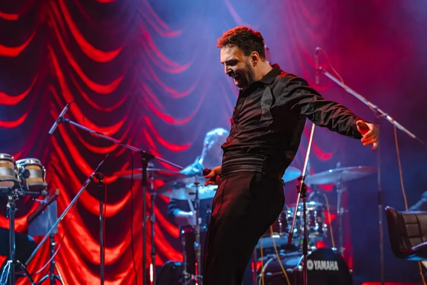 Spoj muzike, poezije i iskrene emocije: Ivan Bosiljčić s programom "Naše veče" stiže u 3 bh. grada