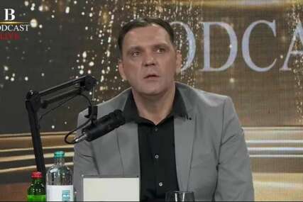 Kaspera pitali šta je po obrazovanju, on počeo zamuckivati: Snimak postao viralan