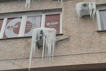 Iznad SDP-a Vogošća se nadvila opasnost - ledenice "prijete"
