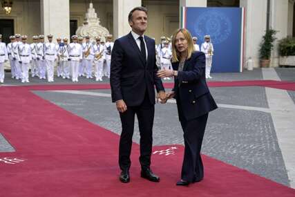 Meloni: Mislim da je Macron u pravu...