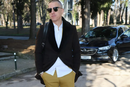 Poznati voditelj otkrio šta krije u rancu koji uvijek nosi na snimanje: "Težak je i pun..."