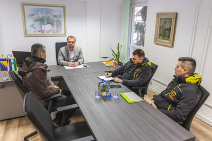 Ministarstvo finansija USK podržalo humanitarni projekt Pomozi.ba 'Obrok za obrok'