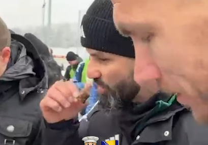 ZVIJEZDAMA SCHALKEA UKAZALI SE ĆEVAPI! Džeko nasmijao sve: "Ima li za šefa šta?" (VIDEO)