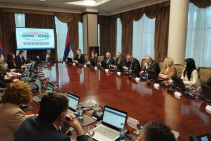 Nevjerovatno: Skoro svi državni službenici u RS-u dobili najviše ocjene za rad