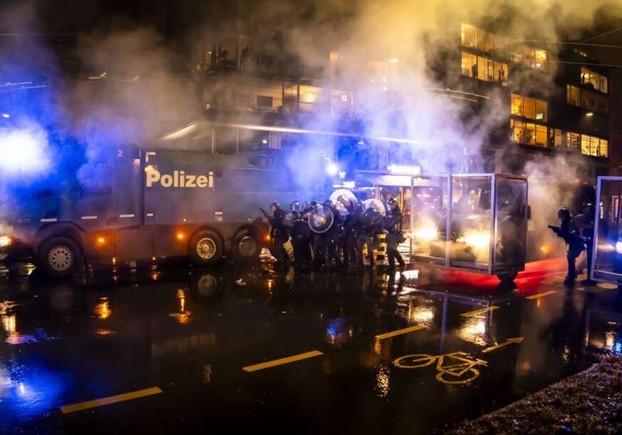 FOTO: EPA/MICHAEL BUHOLZER