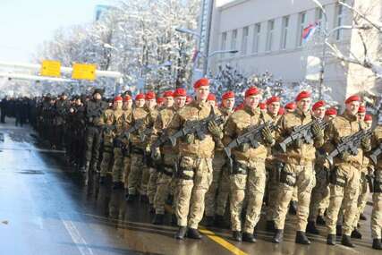 (FOTO) U Banjaluci održana generalna proba svečanog defilea neustavnog "Dana RS"