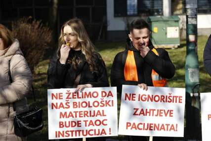 Pacijenti oštećeni zatvaranjem Poliklinike Northwestern Medical Center održali proteste u Sarajevu