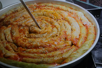 (VIDEO) Sarma na turski način: Isti sastojci, potpuno drugačija priprema