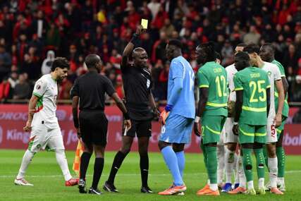 Senegalci izašli s terena zbog penala, pa se vratili. Diaz namjerno promašio?