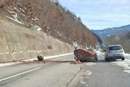 Stijena teška nekoliko tona pala na put kod Ustiprače, pukom srećom niko nije stradao