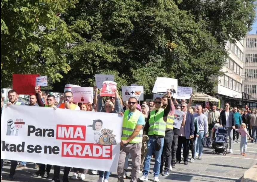FOTO: HIPERPRIVILEGOVANA KASTA