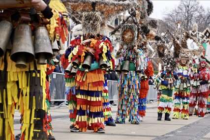 Međunarodni festival maskenbala u bugarskom Perniku oživljava stare tradicije