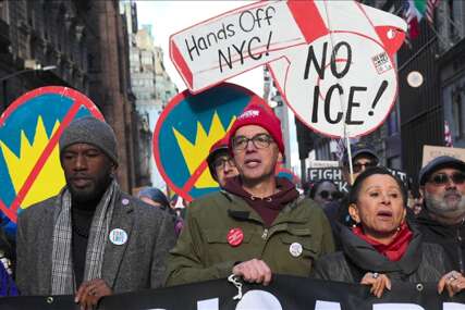 Hiljade ljudi u New Yorku protestuju protiv pucnjave u ICE-u i Trumpove administracije