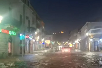 Totalni haos u Trebinju: "Rijeka" teče ulicama, pao i grad