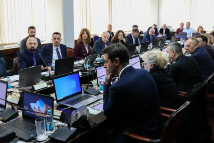 Vlada FBiH utvrdila listu za novembar: Više od 3,8 miliona KM pomoći privatnim poslodavcima, obrtima i ostalima