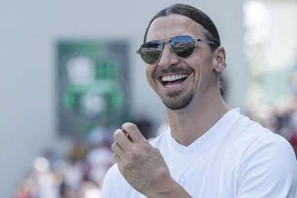 HIT DANA Zlatan Ibrahimović