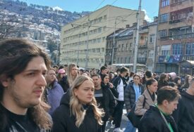 Novo UNFPA istraživanje otkriva jaz između onoga što mladi u BiH žele od života i prepreka
