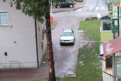 Okom kamere: ZELENA POVRŠINE SE PRETVARA U KALJUGU