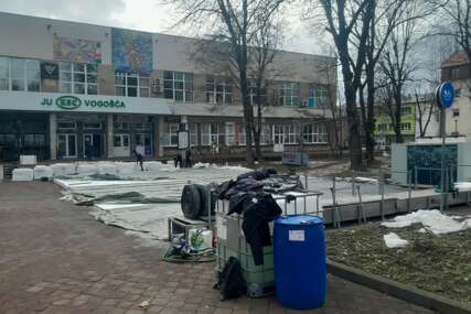 VOGOŠĆA Uklonjeno klizalište