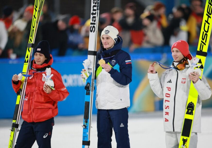 FOTO: EPA/HANNIBAL HANSCHKE