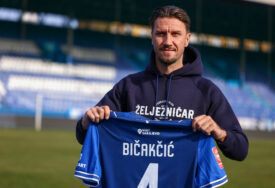 OSIPANJE KADRA SE NASTAVLJA Trojica napuštaju Želju, među njima i Bičakčić