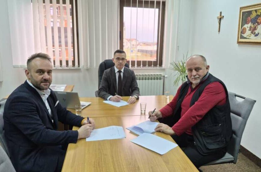 FOTO: VLADA PŽ