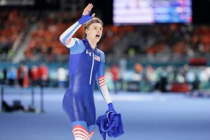 Stari olimpijski rekord uništen, Stolzu novo zlato