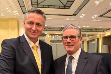 Bećirović razgovarao sa Starmerom: Obostrani interes Bosne i Hercegovine i Ujedinjenog Kraljevstva...
