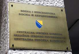 CIK kaznio stranke i političare zbog preuranjene kampanje