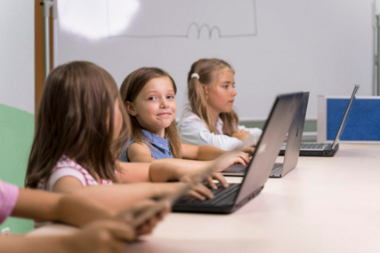 Digitalno znanje umjesto knjiga: Šta AI donosi školama u BiH?