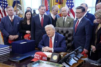 Bizarnostima nikada kraja s Trumpom: Na pitanje o ubijenim Amerikancima rekao da SAD ima najmanje kamione