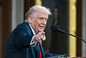 Trump nakon iranskog napada na Izrael: "Dosta je raketa!"