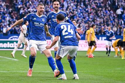 Edin Džeko postigao i drugi gol za Schalke! VIDEO